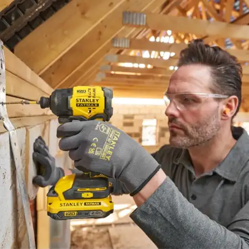 Aparafusador Impacto V20 18V Stanley SFMCF811D1T-QW